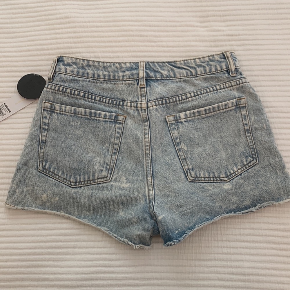 Amuse Society Shoreline Denim Shorts - Size 25 - Picture 4 of 8